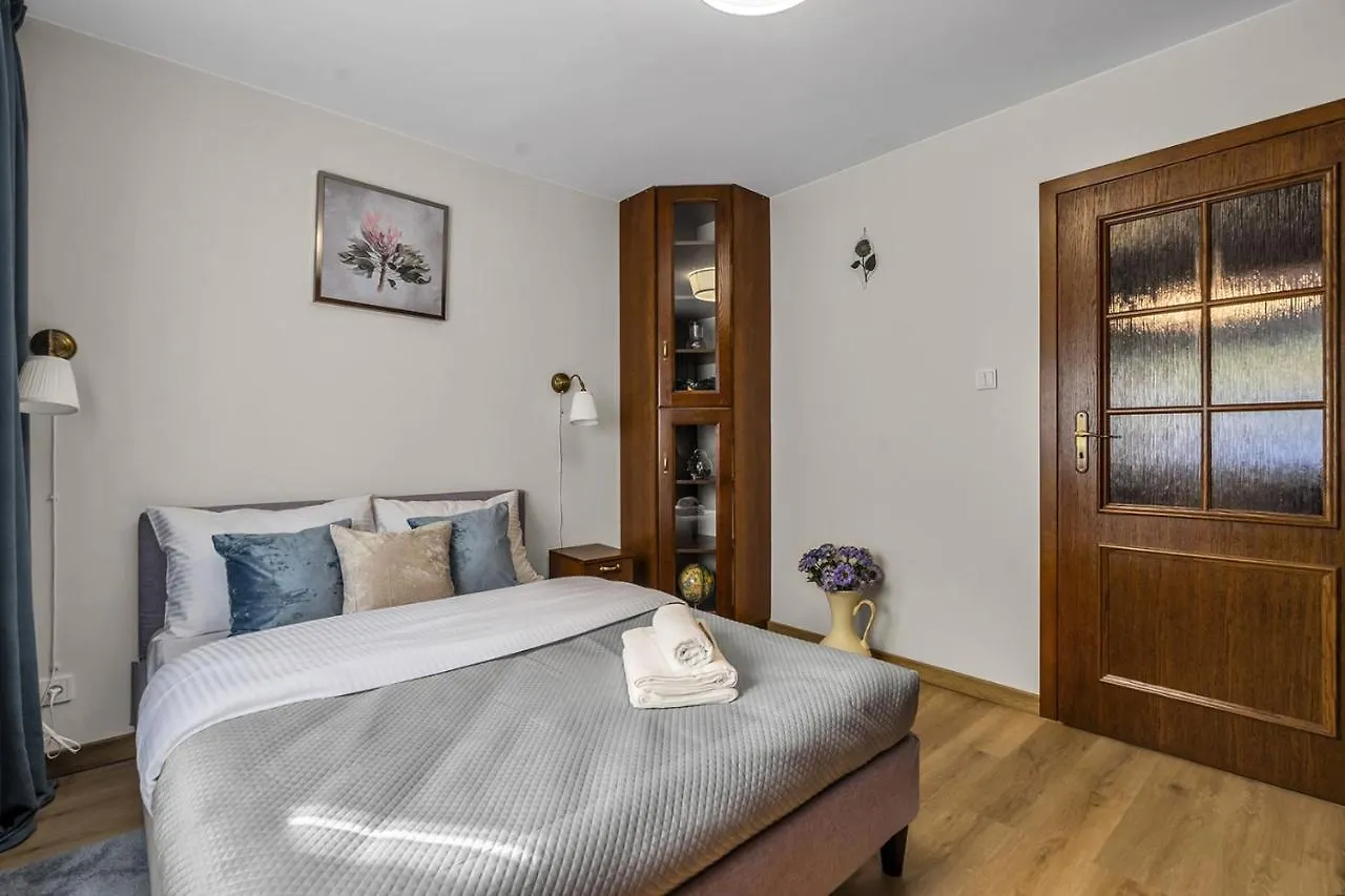 Wola Kolo Blue Apartment وارسو بولندا