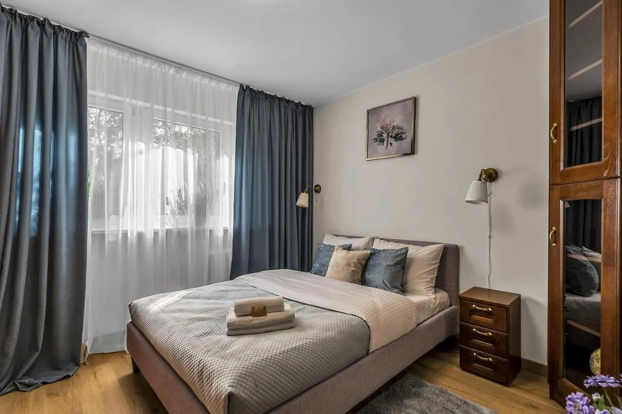 Wola Kolo Blue Apartment وارسو